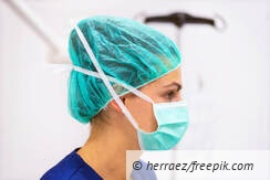 csm free photo doctor portrait with protective mask hat operating room 56854 1265.jpg 188ef2e34d935ccec98ae76d2c7e786e 81afeac79e